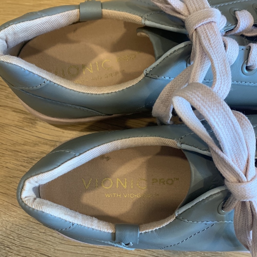 Vionic Pro Women's Mable Sneaker - Picture 7 of 9